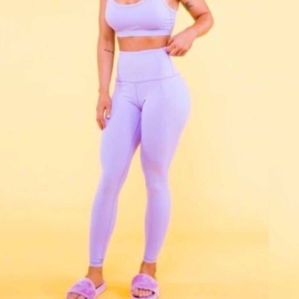 Size M limited edition purple leggings high waisted - discontinued Tammy Hembrow